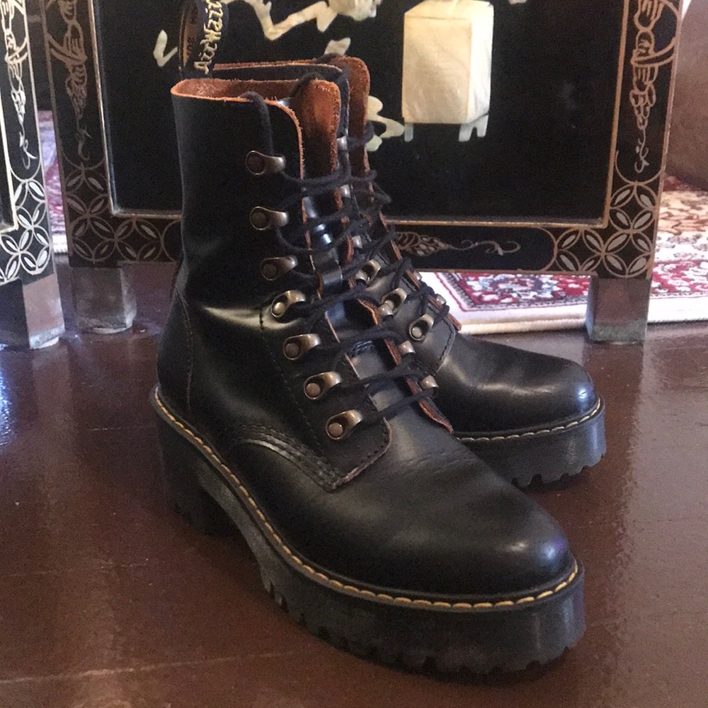 Dr Martens Leona Vintage Leather Heeled Boots